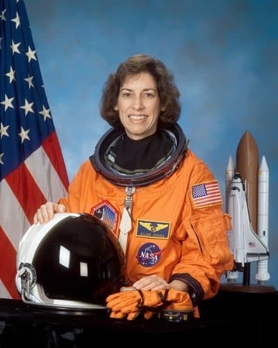 hispanic heritage month Ellen_ochoa_astronaut_nasa_hispanic_heritage_latinos_eeuu_spanish_con_mari